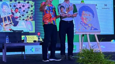 Seniman Batam Habiskan Sebulan untuk Ciptakan Lukisan Wajah Prof. Dr. Seto Mulyadi