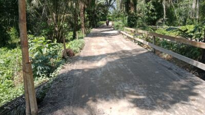 Besi Pagar Pengaman Menuju Jembatan Penghubung Antara Kecamatan Sei Dadap Dengan Kecamatan Air Joman Hilang