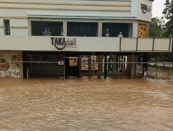Hujan Deras Satu Jam, Pertokoan dan Hotel Ramayana di Batam Terendam Banjir