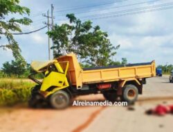 1 Orang Meninggal Dunia Usai Tabrakan 2 Truk di Gunung Kijang