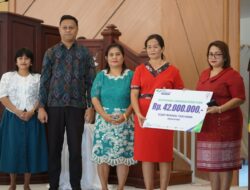 Jemaat GMIT Kota Baru Terima Santunan BPJS Ketenagakerjaan