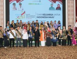 Amsakar dan Erlita Resmi Dikukuhkan sebagai Ayah dan Bunda GenRe Kota Batam