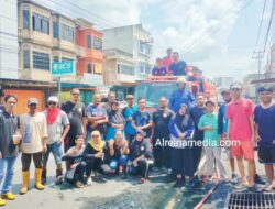 Dukung Bintan Sehat, Aksi Goro Drainase di Jalan Hang Jebat Kijang