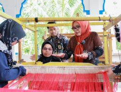 Bangga Karya Lokal, Erlita Amsakar Dorong Tenun Pulau Ngenang Jadi Ikon Batam