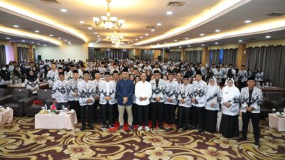 Wali Kota Batam Amsakar Buka Konferensi Kota VIII PGRI, Tekankan Peran Guru untuk Daya Saing Daerah