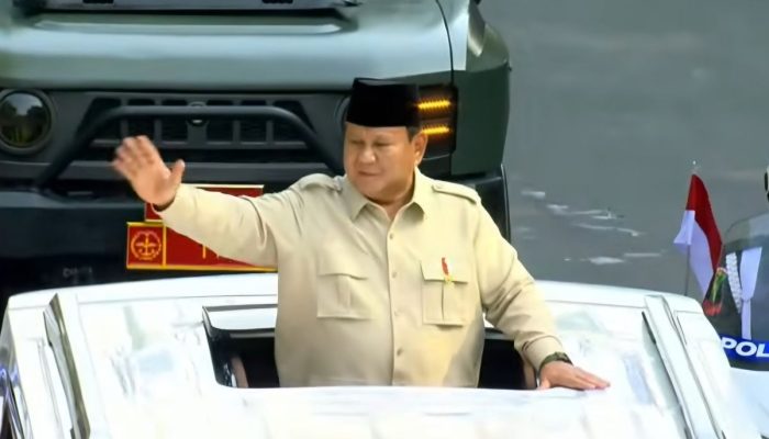Prabowo Suruh Menteri Pakai Senjata Maung Pindad: Saya Tidak Peduli!