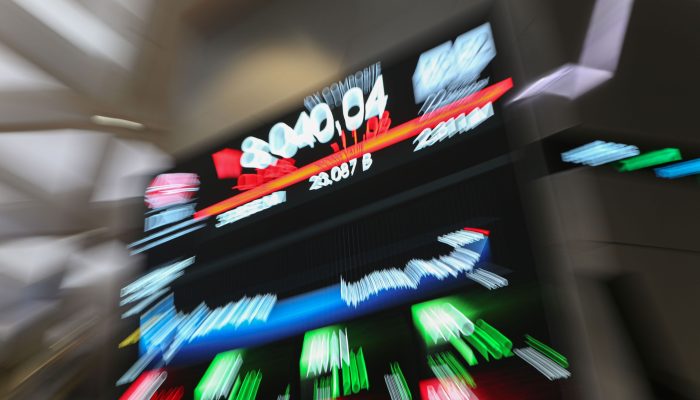 IHSG Diprediksi Naik, Saham ISAT, BREN, dan TOBA Jadi Pilihan Analis