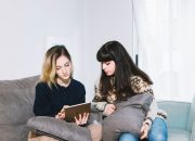 8 Kebiasaan Kecil yang Membuat Anda Tertinggal Zaman Tanpa Disadari