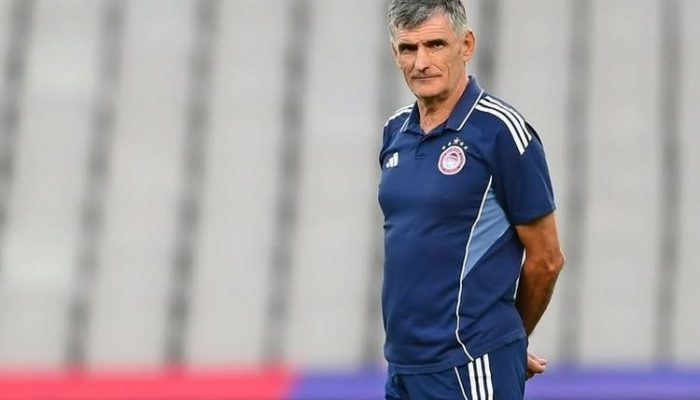 Manajer Olympiacos Kecam Keputusan Wasit Usai Kalah 6-1 dari Barcelona