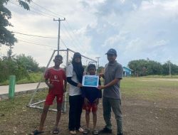 PT Timah Beri Bantuan ke Teluk Uma Youth Football Karimun