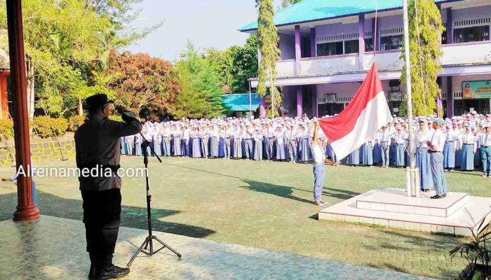 Jadi Pembina Upacara SMAN 1 Bintan Timur, Wakapolsek Wanti-wanti Bahaya Kenakalan Remaja