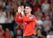 CR7 Dapat Hadiah Spesial dari Trump, Setara dengan Elon Musk dan PM Jepang