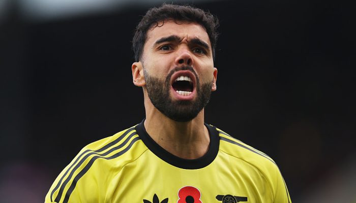 Arsenal star praises Man Utd’s legendary influence