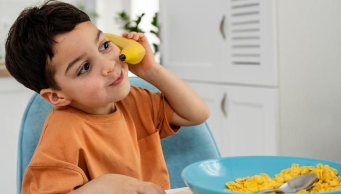 7 Cara Anak Menyampaikan Kasih Sayang yang Sering Orangtua Lewatkan