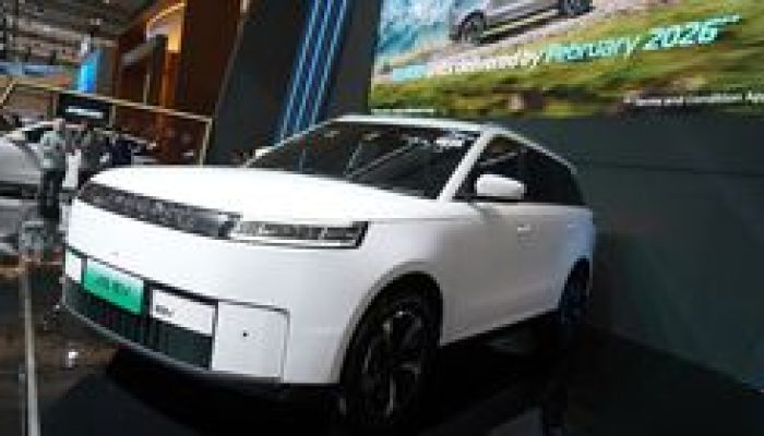 SPK J5 EV Tembus 6.000 Unit, Harga Rp249 Juta Dipertahankan
