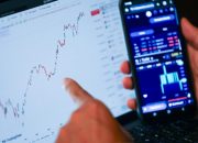 IHSG Naik, BUMI, GOTO, BBCA Melonjak ke Zona Hijau