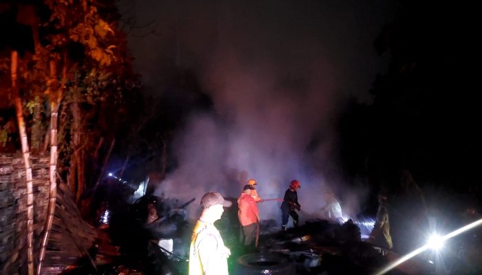 Kronologi Kebakaran Gudang Bareng Jombang yang Dipicu Serbuk Kayu