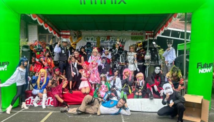 Dazzle: Warna, Cosplay, dan Idol Bersatu!