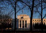Dua Kandidat Trump untuk Pimpinan The Fed: Hassett vs. Warsh