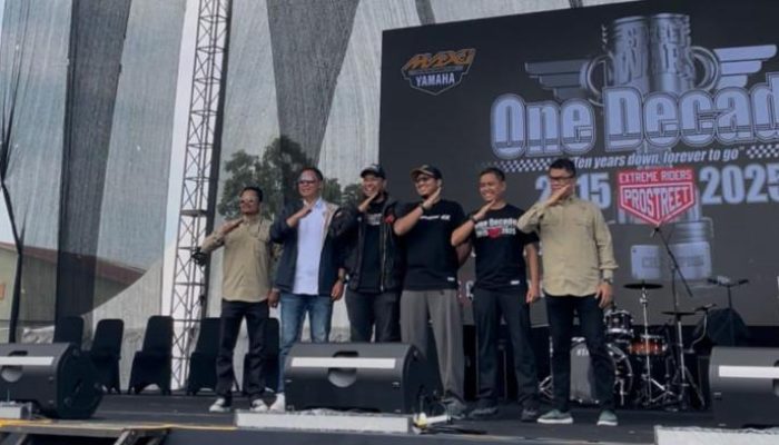 Satu Dekade MAXI Drag Combat: Ribuan Bikers Serbu Bandung