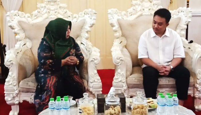 Lisdyarita Jajaki Bantuan Keraton Solo untuk Ponorogo Bersama PB XIV Purboyo