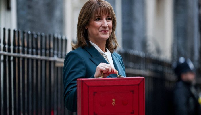 Reeves’ £1bn Boxing Day Slump: Retailers Brace for Flatlining Economy Hit