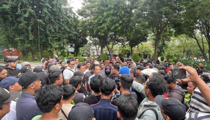 Elina’s Grandma’s House Demolished: Surabaya Youth Demand Suspects Charged