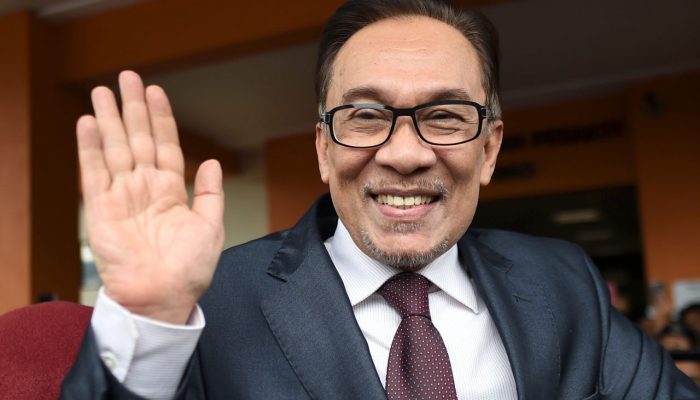 Anwar Hafid: Guru Sejahtera, Sulteng Jaya!