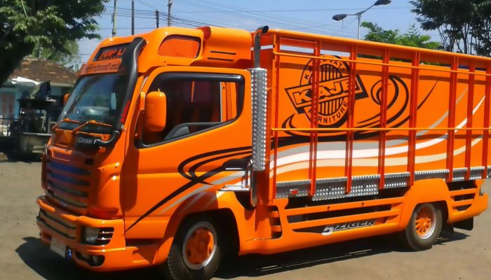 Truk Mogok di Tanjakan Sampai-Cileles, Arus Lebak Terganggu