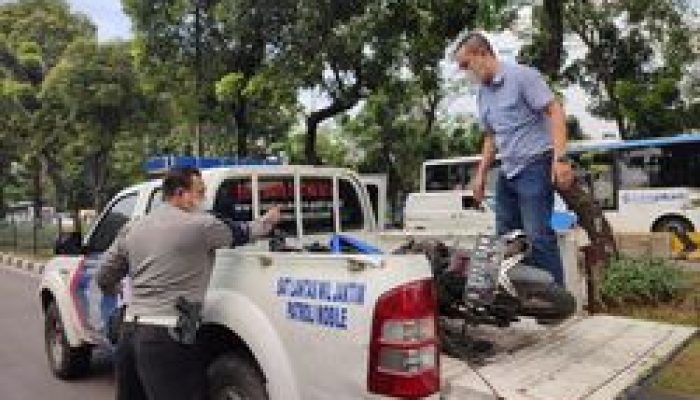 Tragis: Sopir Truk Sampah DKI Wafat, Protokol Diperketat