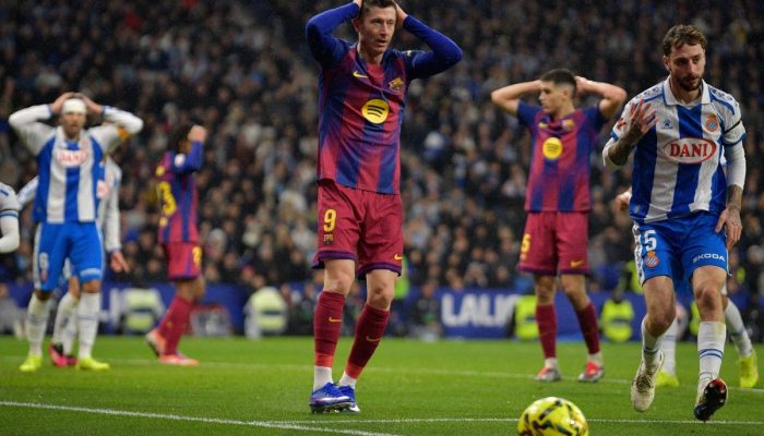 Joan Garcia Kalahkan Mantan, Barcelona Bungkam Rival di Derbi Catalan