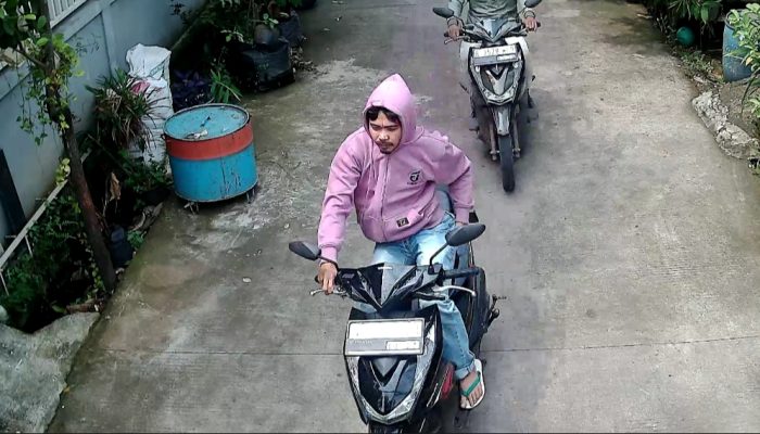 Aksi Curanmor Spion Bekasi Terekam CCTV