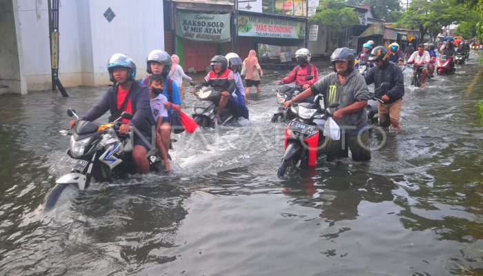 Banjir Kudus-Purwodadi Seminggu, Matic Terendam Mogok