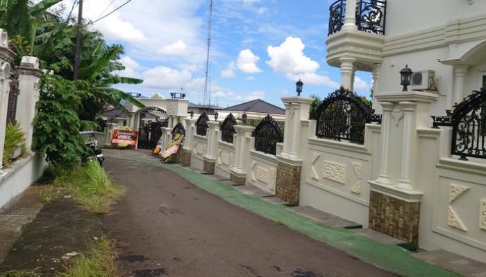 Misteri Pembunuhan Anak Maman Suherman: Akses Rumah Mewah, Akhir Tragis di Tangan Massa, Isi Tas Terkuak