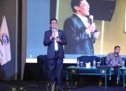 Bahas Isu Revisi UU Pemerintahan Daerah, Ketua DPRD Kota Batam Pimpin Diskusi Panel Rakernas Adeksi