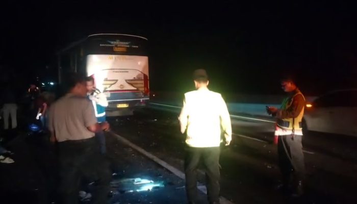 Kecelakaan Maut Tol Ngawi-Kertosono: Bus Mila Sejahtera Tabrak Tronton, 12 Luka