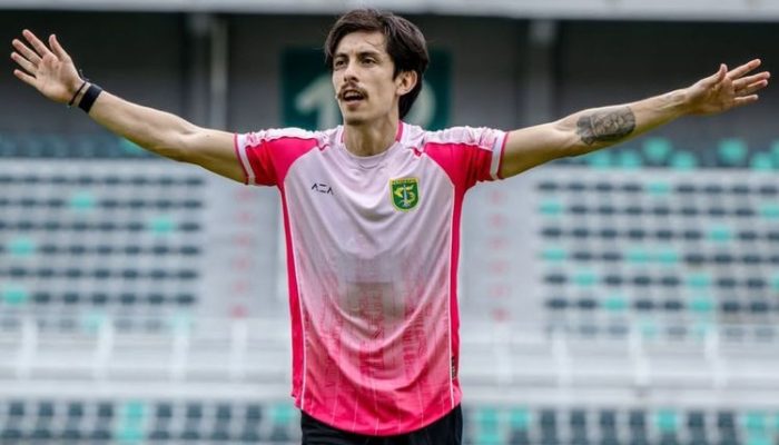 Sorotan Kartu Wasit: Persebaya Kritik Kepemimpinan Lawan Dewa United, Rivera Kena Kartu Merah