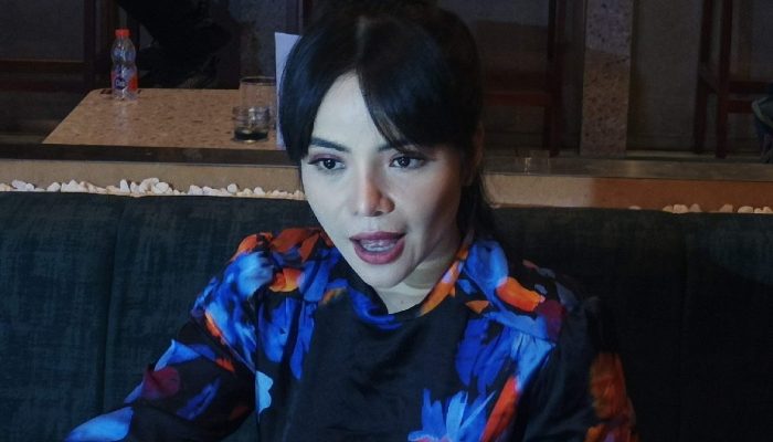 6 Jam Terjebak Pesawat, Dinar Candy Idap Migrain