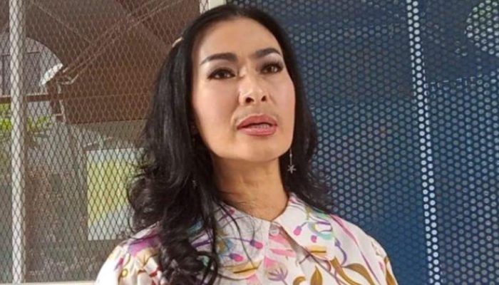 Ressa Jadi Kambing Hitam Iis Dahlia?