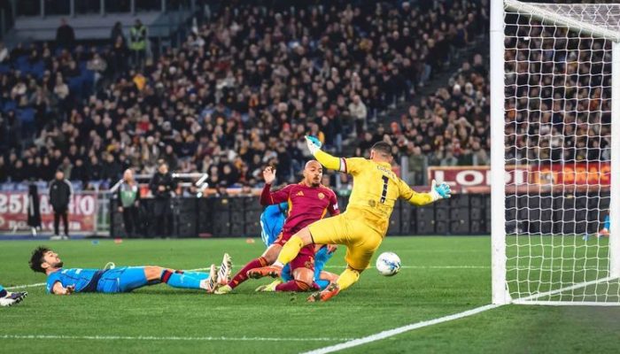 Malen Pimpin Roma Raih Kemenangan 2-0 atas Cagliari