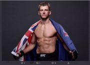 UFC 325: Saint Denis Menang Dramatis atas Hooker Berdarah