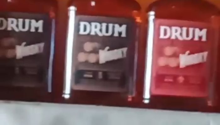 Diduga Jual Miras Kadar Tinggi dan Rokok Ilegal, Toko di Samping Polres Karimun Disorot