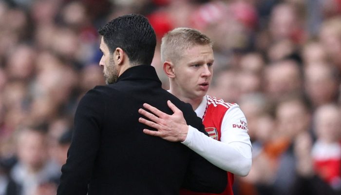 Debut Kilat Zinchenko di Ajax Berakhir Cedera Musim Ini