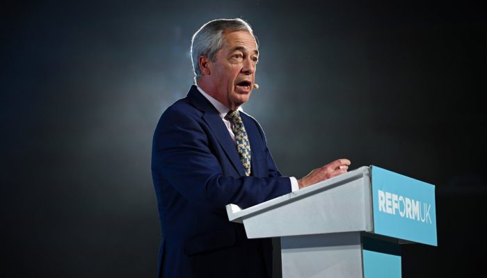 Farage Heckled Repeatedly at London Reform Event