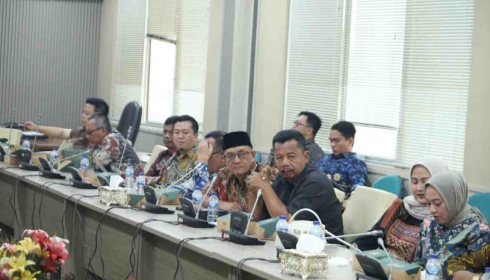Ketua DPRD Kota Batam Terima Kunker DPRD Way Kanan, Bahas Penguatan Pengawasan dan Efisiensi Belanja Daerah