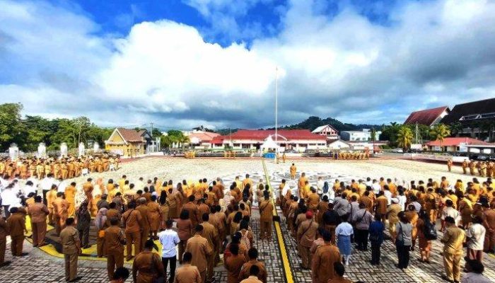 Wali Kota Sorong Ingatkan ASN Jaga Etika di Medsos Saat Apel Pagi