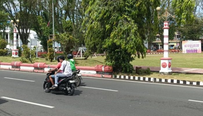 Setengah Jam, 127 Pengendara Motor Tak Pakai Helm Terpantau di Depan Kantor Walikota Manado