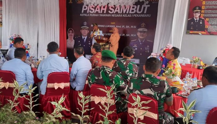 Kapolsek Dipecat Usai Warga Bakar Rumah Narkoba di Riau