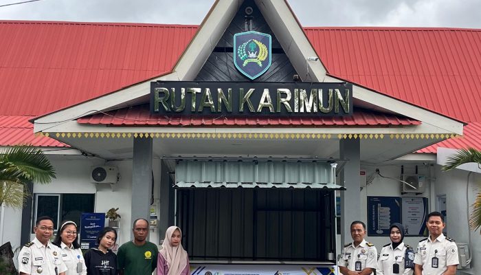 Rutan Karimun Salurkan Gerobak Usaha untuk Keluarga Narapidana