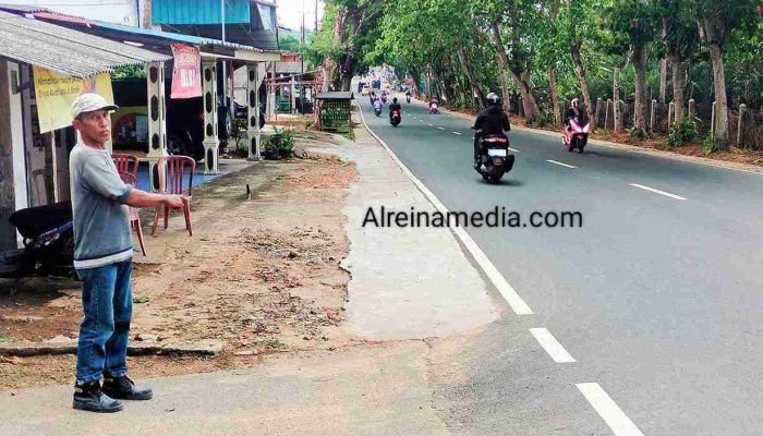 Air Terobos Rumah Warga, Drainase Tak Tersambung Total di KM 18 Gunung Lengkuas